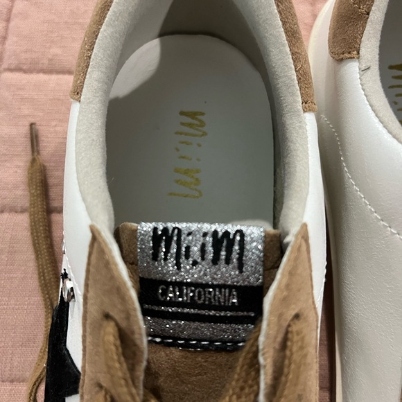 Mi.iM White and Brown Sneakers with Black Star & Hair on toe of shoe - Picture 8 of 10